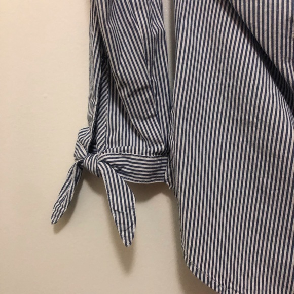 NWT $58 Abercrombie & Fitch Embroidered Floral Tie-Sleeve Blouse in XS! - Picture 7 of 8